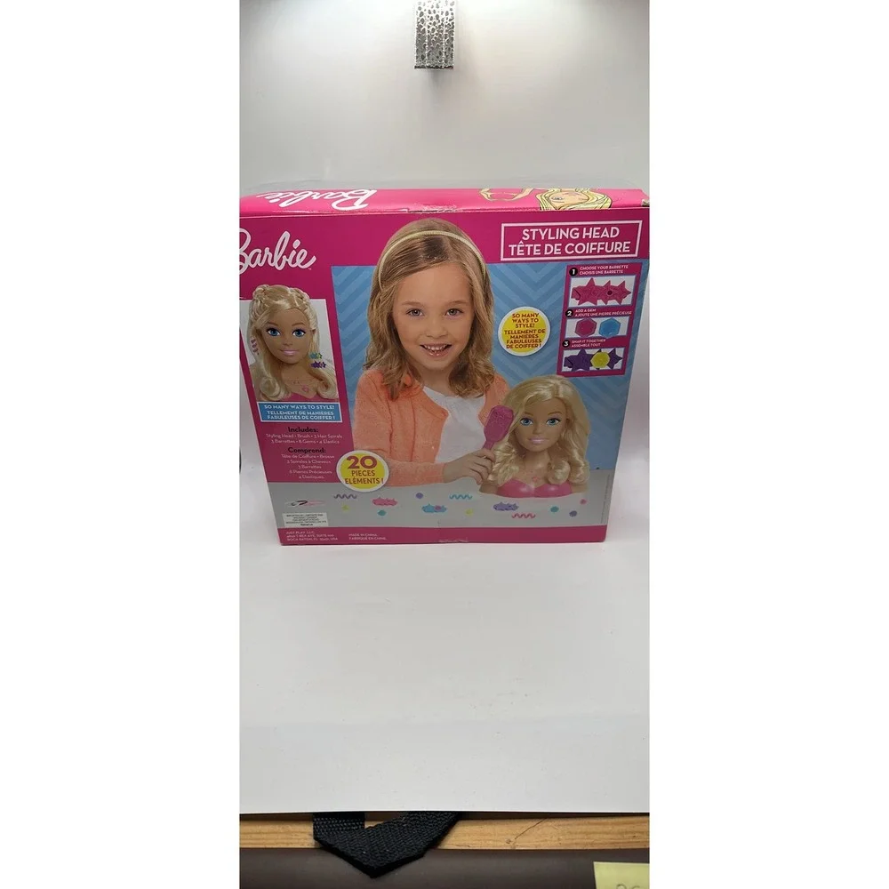 NEW Barbie Fashionistas Styling Head 20 Piece Hair Play Set Blonde Hair Pink